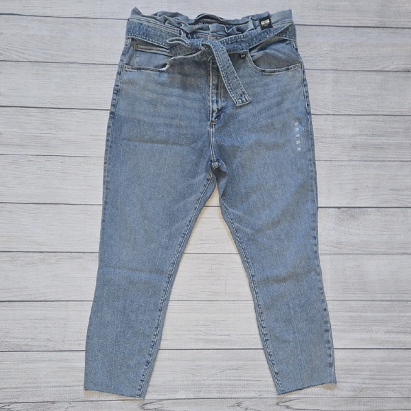 Abercrombie & Fitch Ultra High Rise Super Skinny Ankle Jeans Size 16 Short NWT - Picture 1 of 12